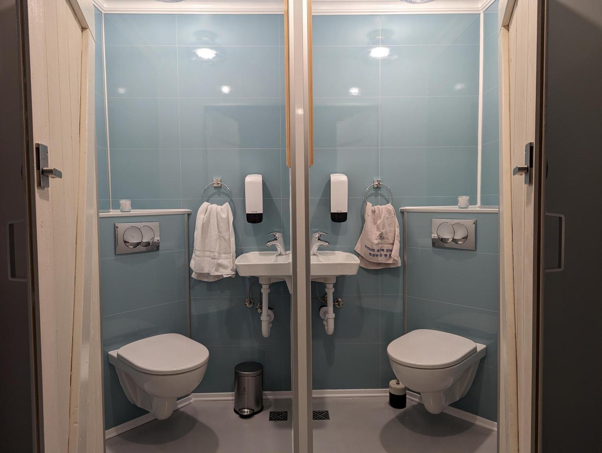 Vik Hostel Bagian luar foto