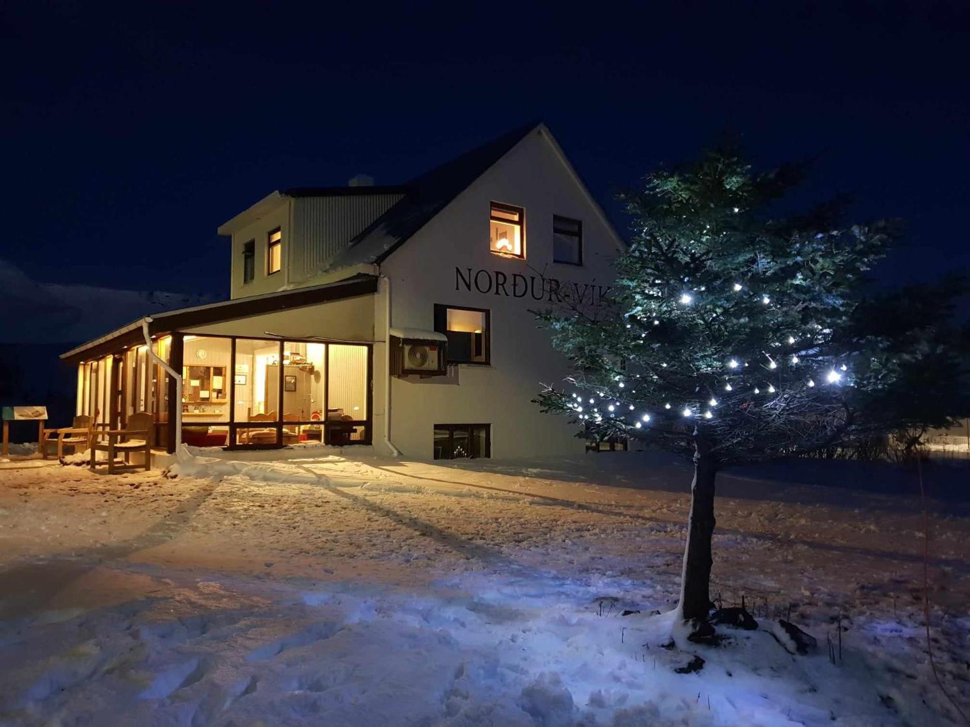 Vik Hostel Bagian luar foto