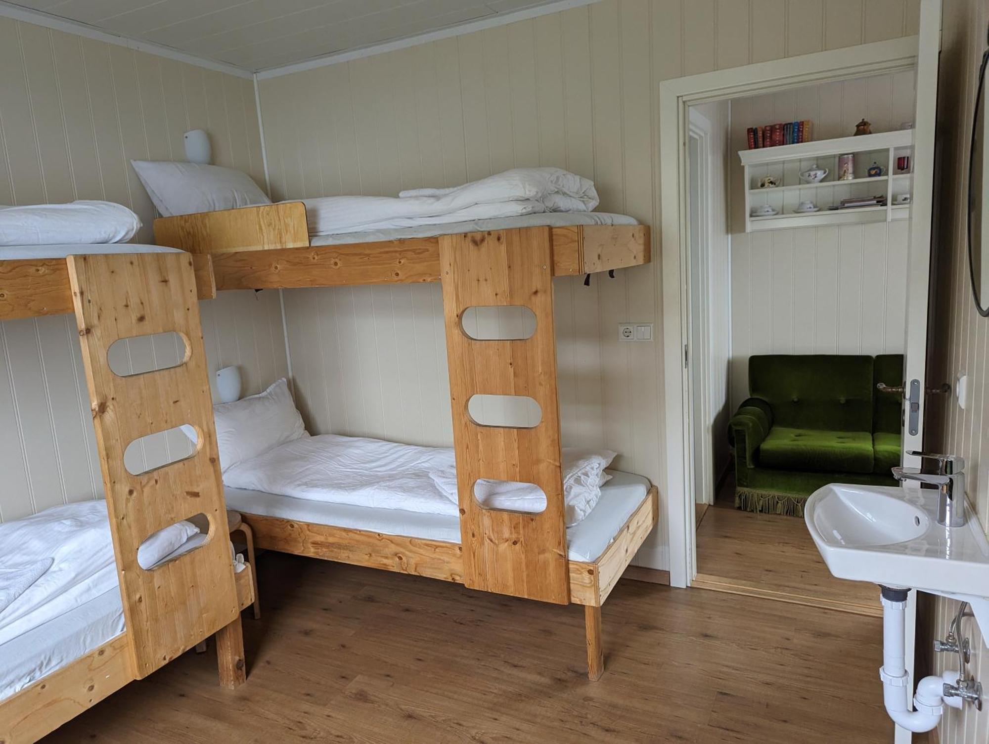 Vik Hostel Bagian luar foto