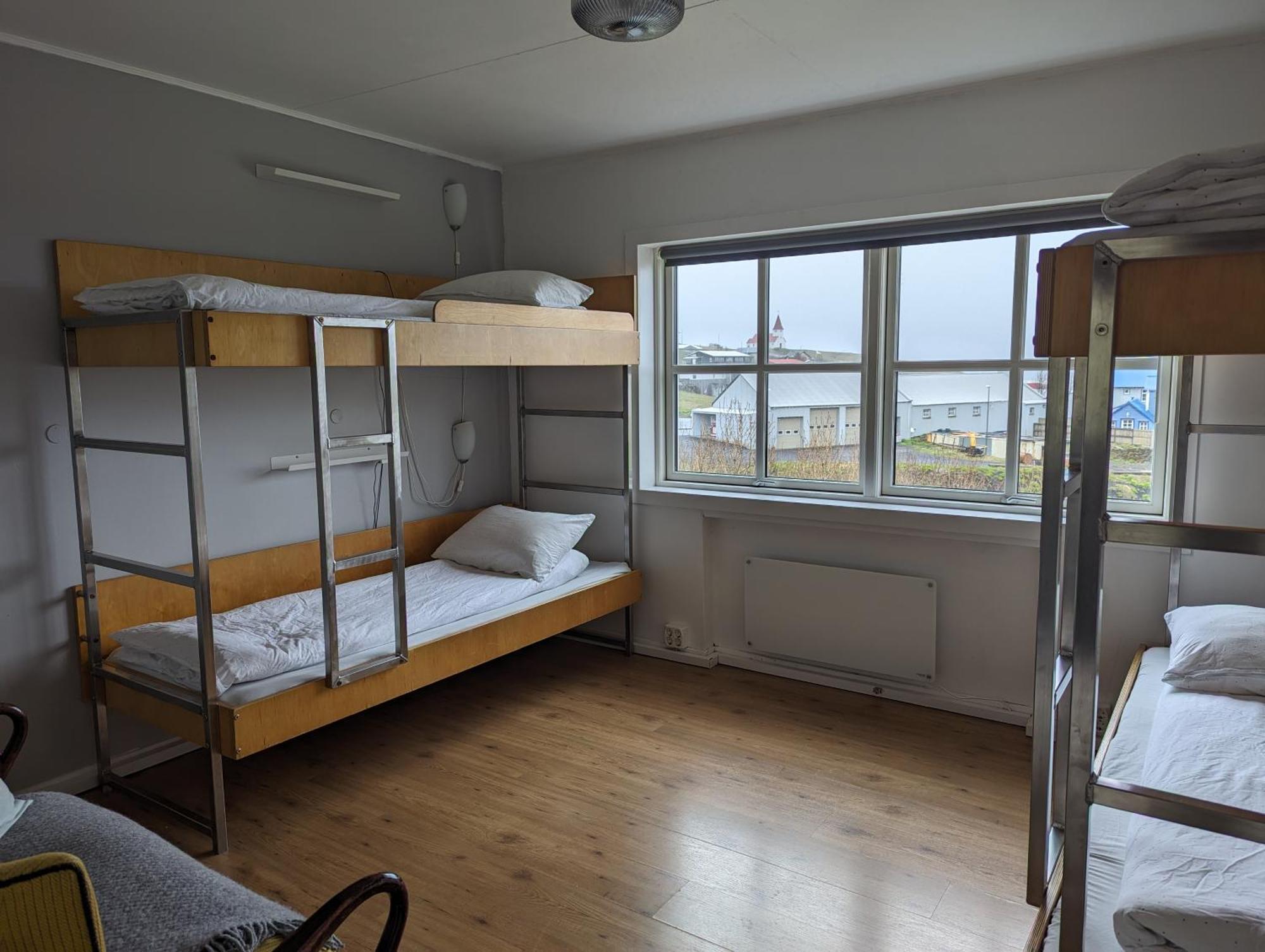 Vik Hostel Bagian luar foto