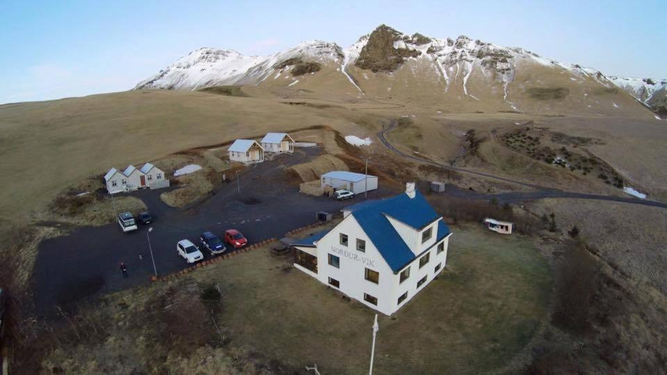 Vik Hostel Bagian luar foto